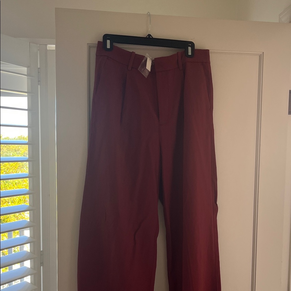 Madewell Wide Leg High-Rise Trousers in Burgundy. size 8.